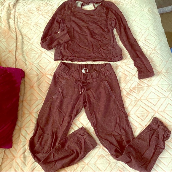 lululemon athletica Pants - Lululemon sweatsuit